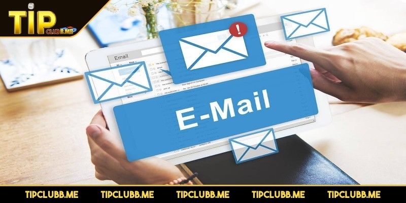 Liên lạc với cổng game qua email chính thức